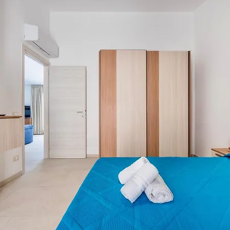 With Private Pool In Just Few Minutes From La Cinta - Villa San Teodoro (Sardinia)