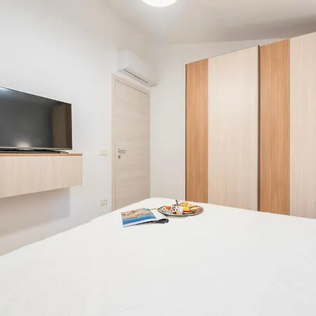 With Private Pool In Just Few Minutes From La Cinta - San Teodoro (Sardinia)
