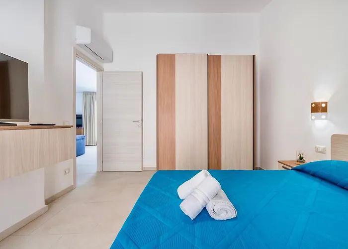 With Private Pool In Just Few Minutes From La Cinta - Villa San Teodoro (Sardinia)