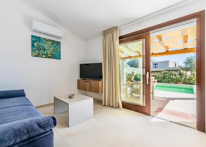 With Private Pool In Just Few Minutes From La Cinta -