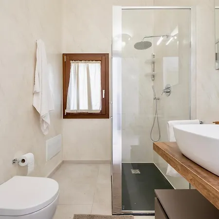 Villa With Private Pool In Just Few Minutes From La Cinta - San Teodoro (Sardinia)