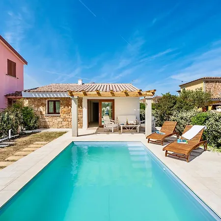 With Private Pool In Just Few Minutes From La Cinta - * San Teodoro (Sardinia)