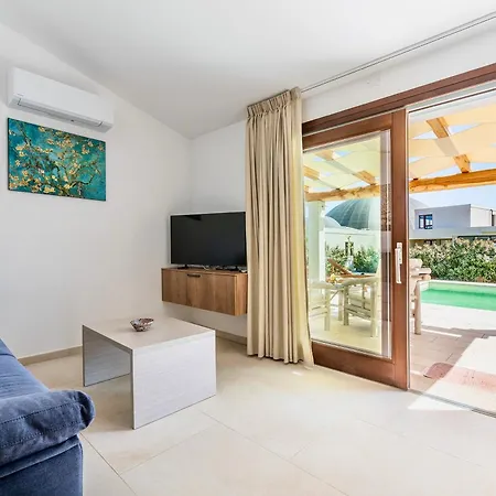 With Private Pool In Just Few Minutes From La Cinta -