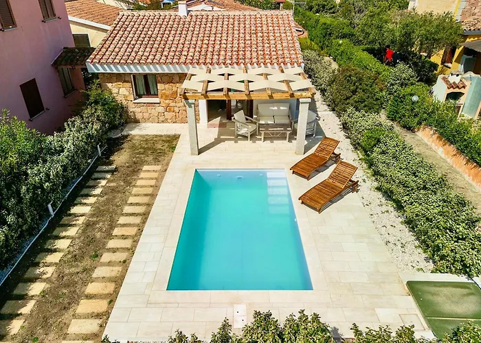 With Private Pool In Just Few Minutes From La Cinta - San Teodoro