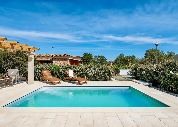 With Private Pool In Just Few Minutes From La Cinta -